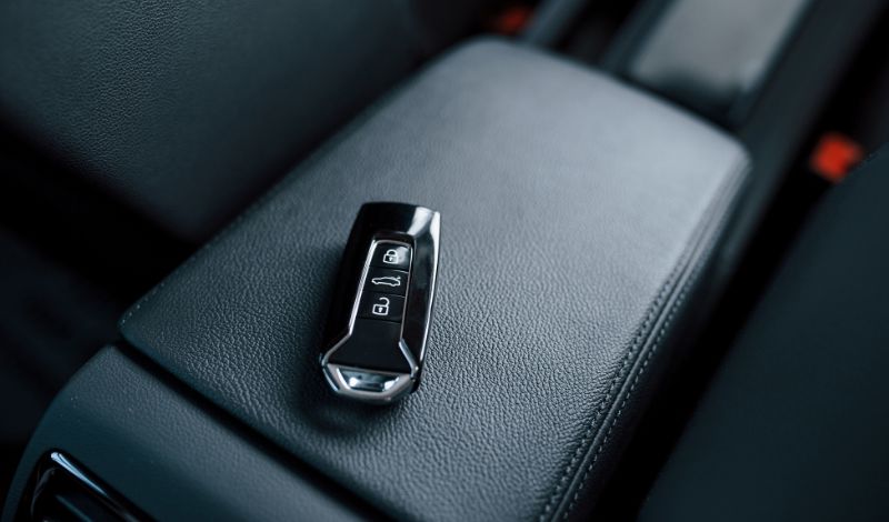 Replace a Battery in a BMW Key Fob